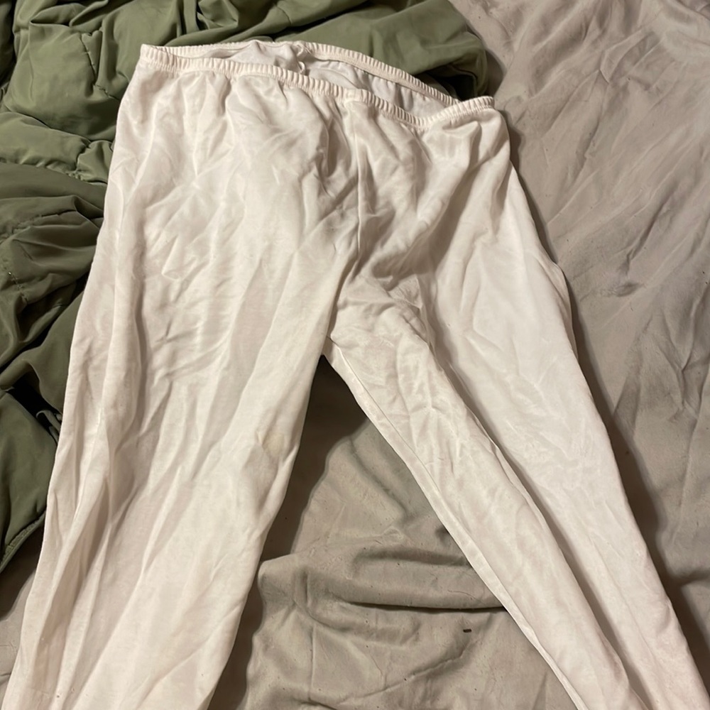 White leggings pants